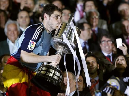 2011-04-202011-04-20t234053z_01_bar40_rtridsp_3_soccer-spain-cup_reuters.jpg